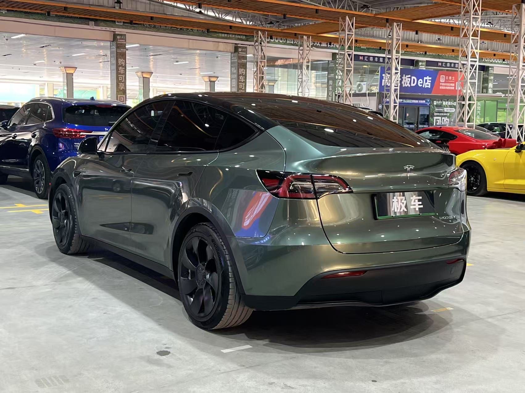 Tesla Model Y 2023 immagine di auto #7