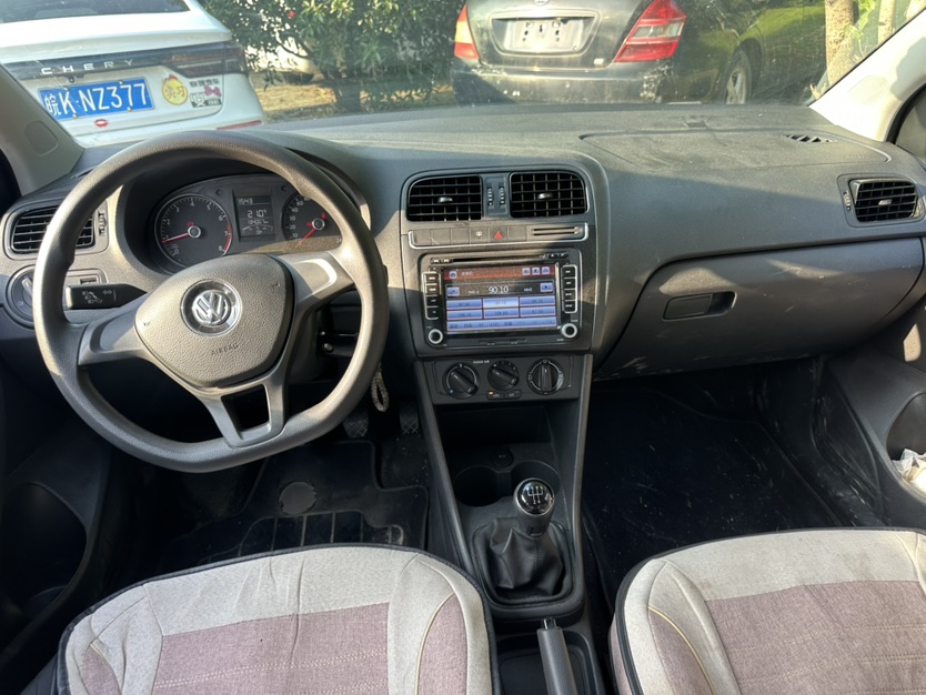 Volkswagen Polo 2017 car image #9