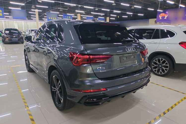 Audi Q3 2020 car image #5