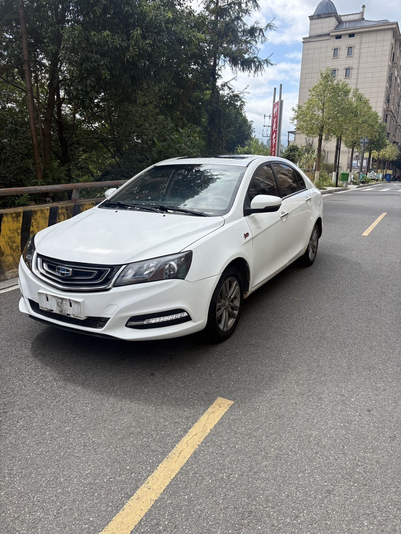 GEELY Emgrand 2018 GEELY Emgrand 2018 immagine di auto