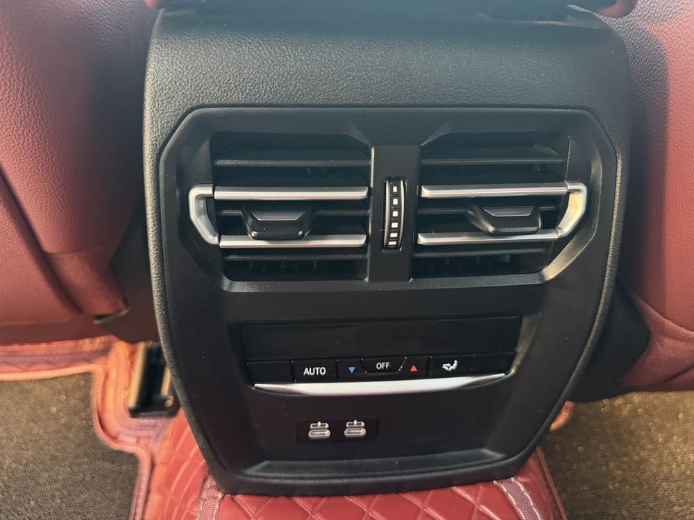 BMW 3 Series 2023 صورة سيارة #9
