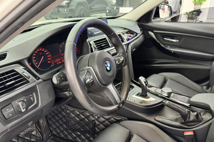 BMW 3 Series 2018 #13 BMW 3 Series 2018 car image #13