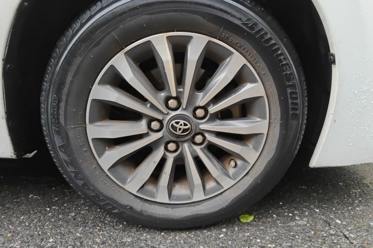 Toyota Corolla 2017 #9 Toyota Corolla 2017 car image #9