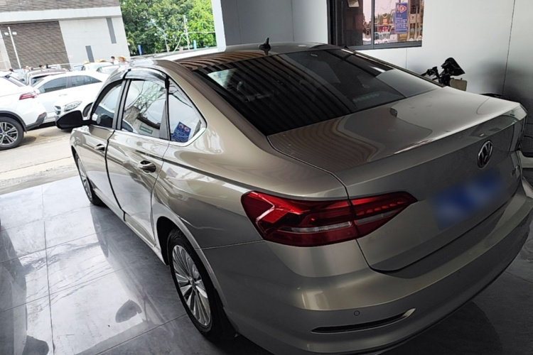 Volkswagen Lavida 2019 car image #5