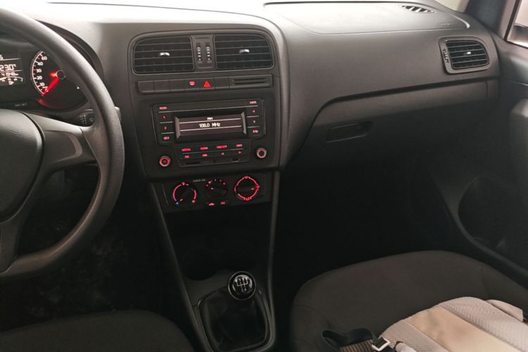 Volkswagen Polo 2017 #13 Volkswagen Polo 2017 car image #13