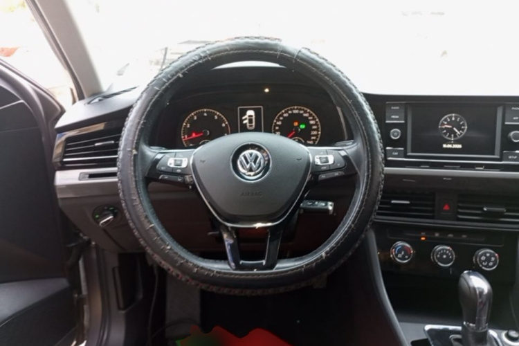 Volkswagen Bora 2019 car image #11