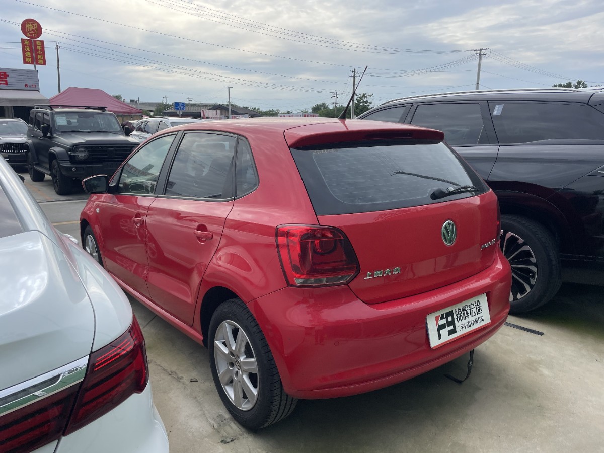 Volkswagen Polo 2014 car image #2