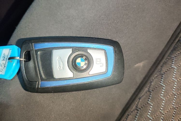BMW 3 Series 2017 car image #9