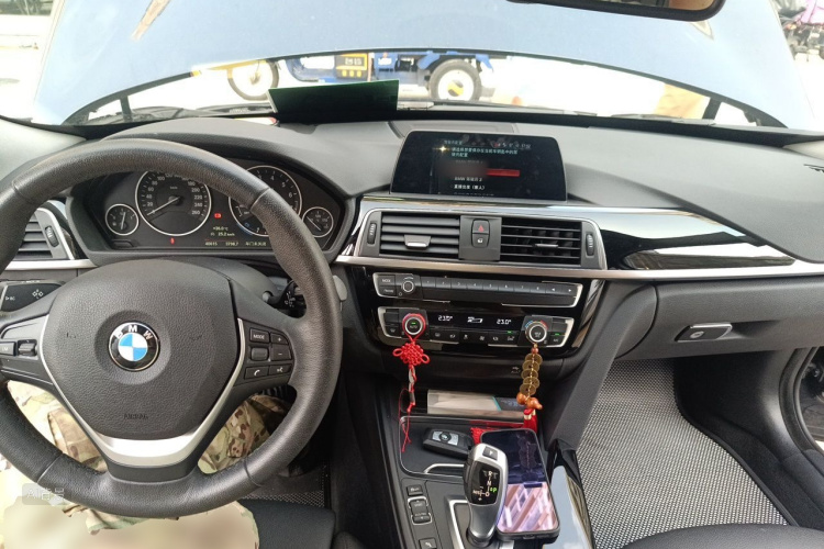 BMW 3 Series GT 2019 imagem de carro #11