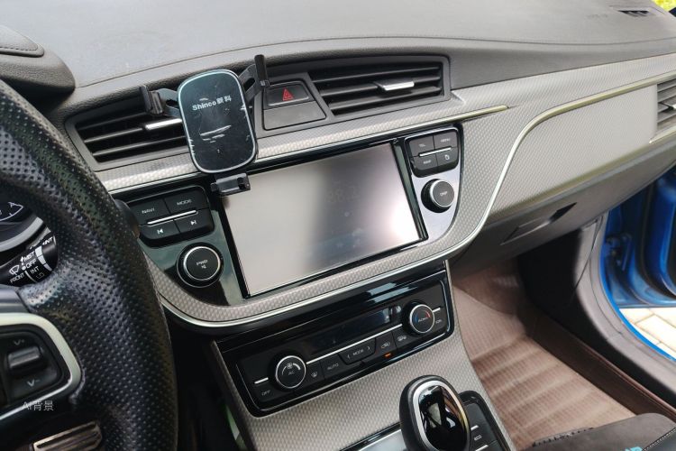 GEELY Emgrand GS 2017 car image #15