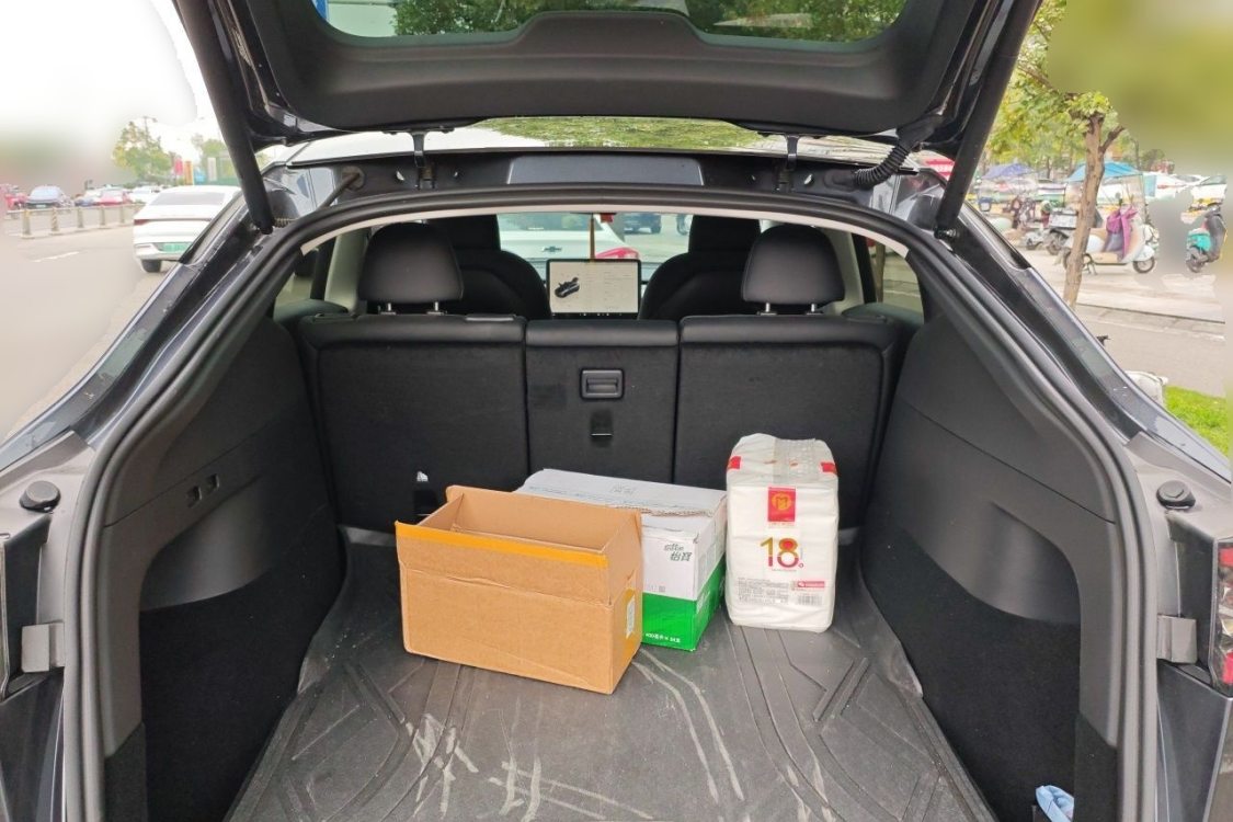 Tesla Model Y 2024 car image #8