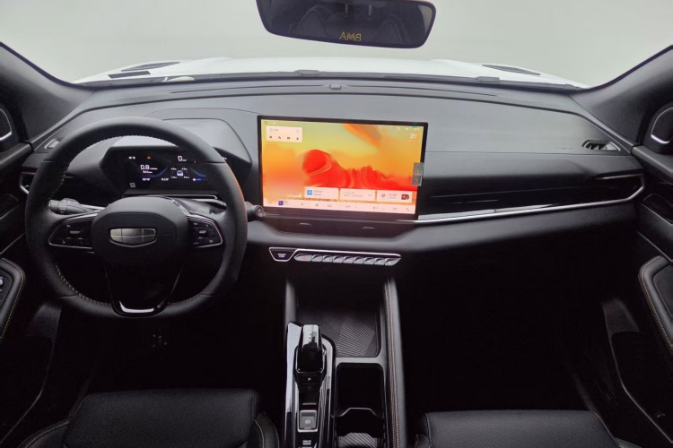 GEELY Coolray 2026 immagine di auto #19