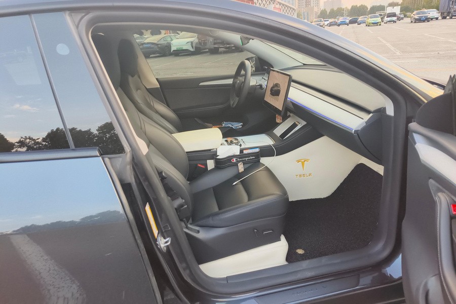 Tesla Model Y 2024 car image #7
