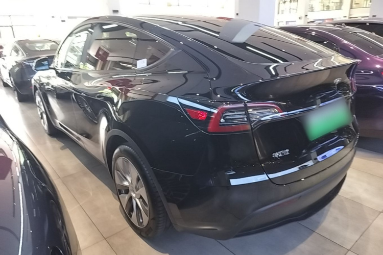 Tesla Model Y 2022 car image #5