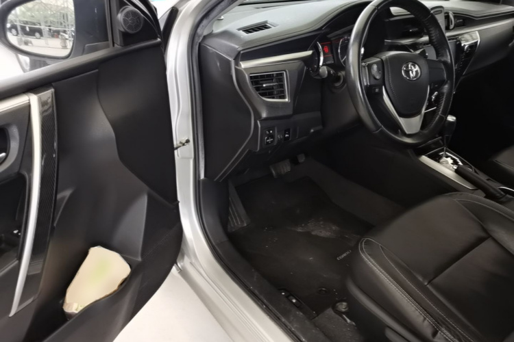 Toyota Corolla 2015 car image #16