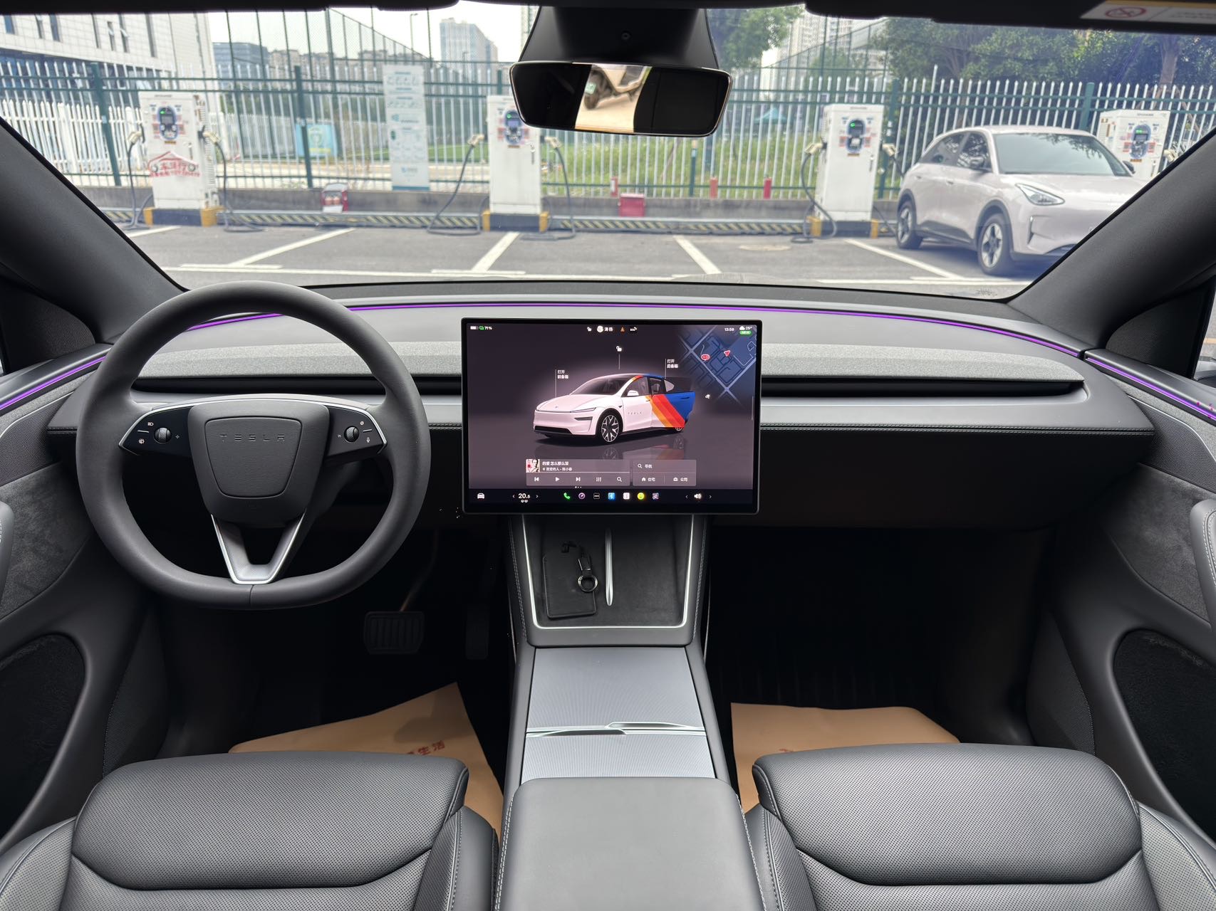 Tesla Model Y L 2025 изображение автомобиля #8