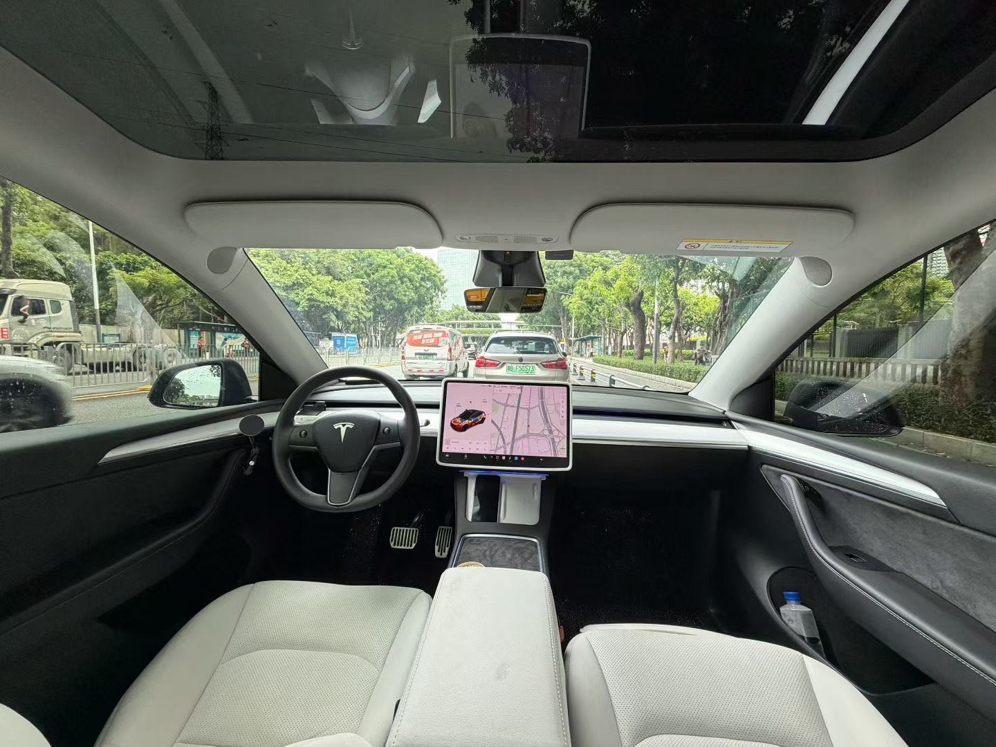 Tesla Model Y 2021 immagine di auto #8