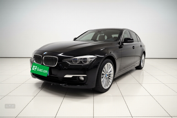 BMW 3 Series 2018 immagine di auto #2