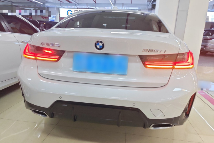 BMW 3 Series 2023 صورة سيارة #6