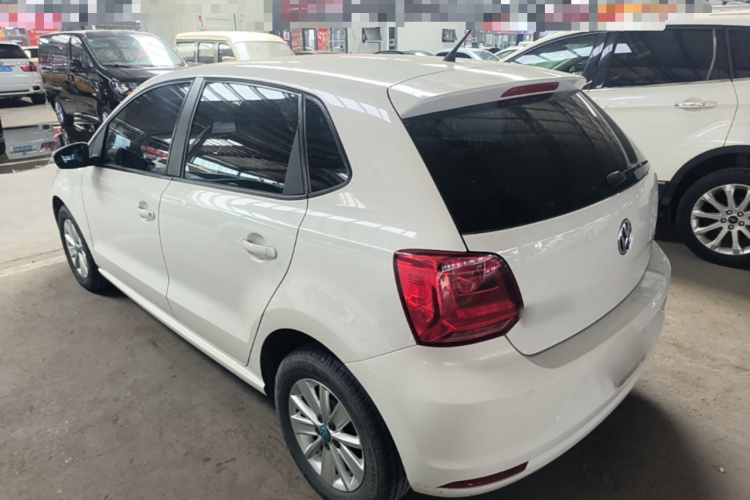Volkswagen Polo 2016 car image #5