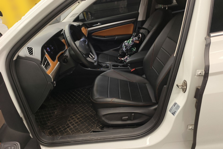 Volkswagen Bora 2023 car image #17
