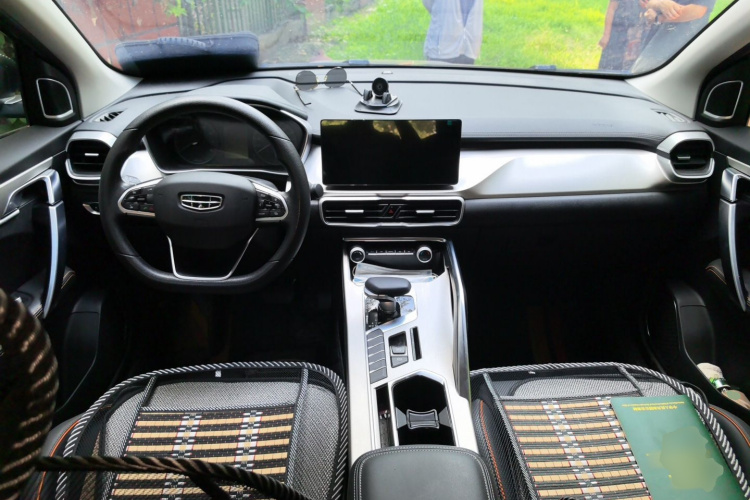 GEELY Coolray 2025 #7 GEELY Coolray 2025 car image #7