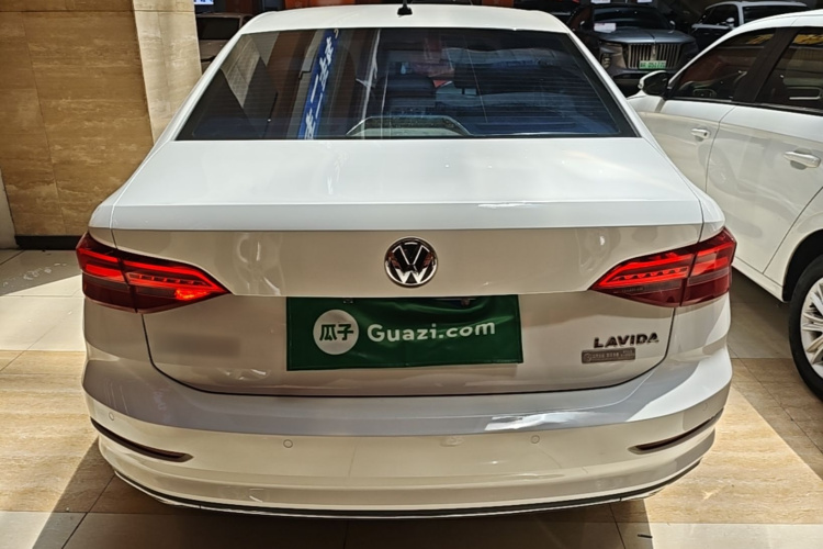 Volkswagen Lavida 2019 #6 Volkswagen Lavida 2019 car image #6