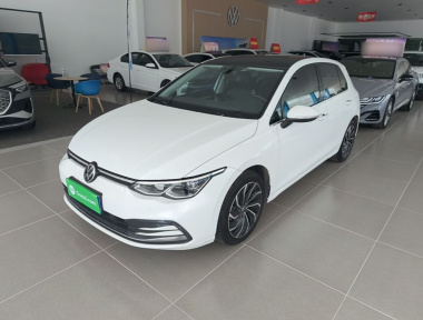 Volkswagen Golf 2024 car image 