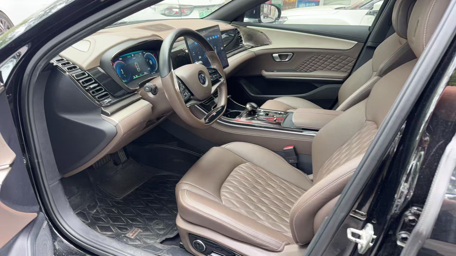 BYD Han 2023 car image #4