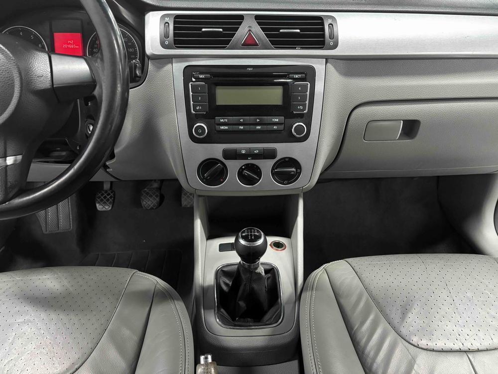 Volkswagen Bora 2010 #21 Volkswagen Bora 2010 изображение автомобиля #21