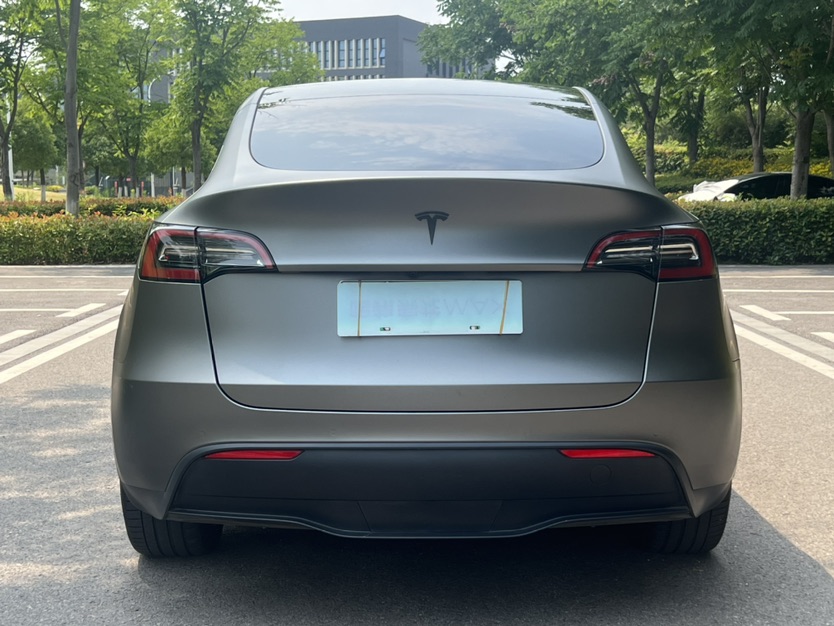 Tesla Model Y 2023 car image #5