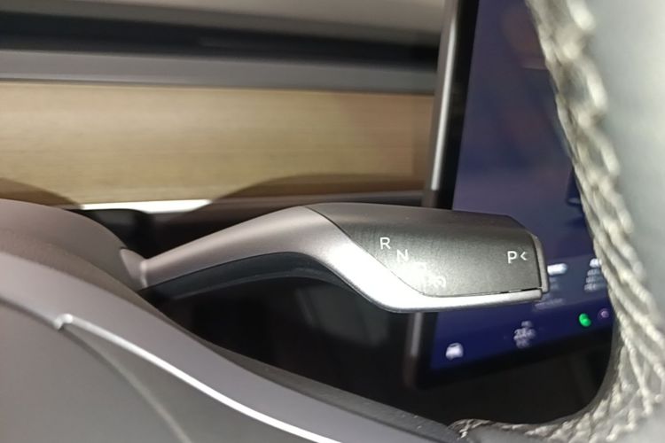 Tesla Model Y 2023 #14 Tesla Model Y 2023 car image #14