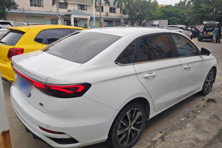 GEELY Emgrand 2022 #7 GEELY Emgrand 2022 car image #7