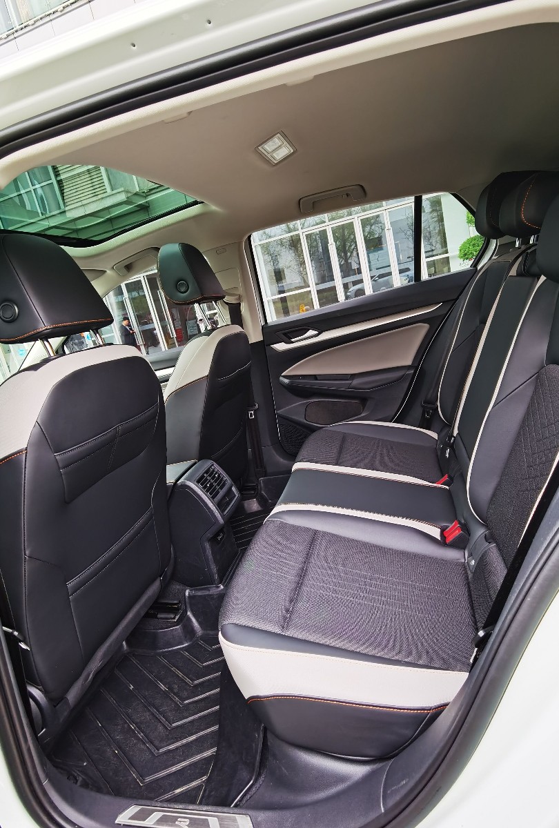 Volkswagen Golf 2021 car image #8