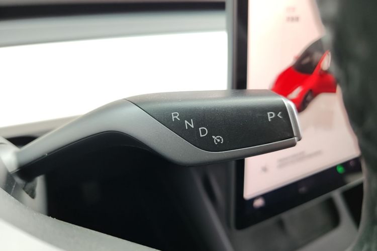 Tesla Model 3 2022 car image #14