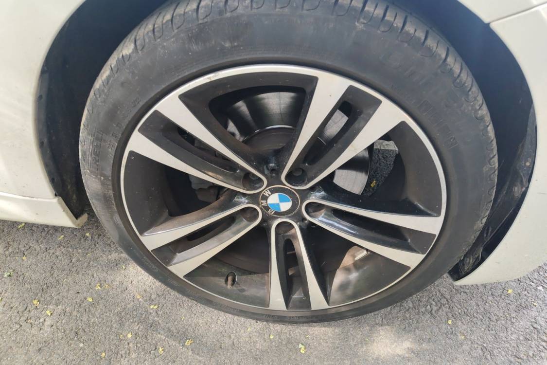 BMW 3 Series 2018 #9 BMW 3 Series 2018 car image #9