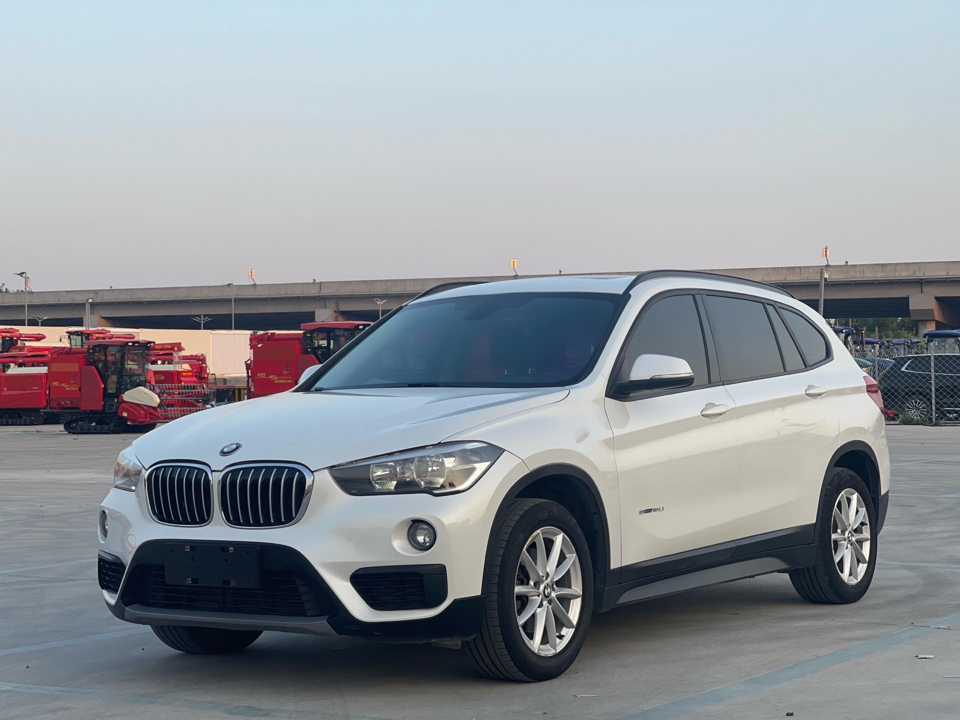 BMW X1 2017 BMW X1 2017 car image