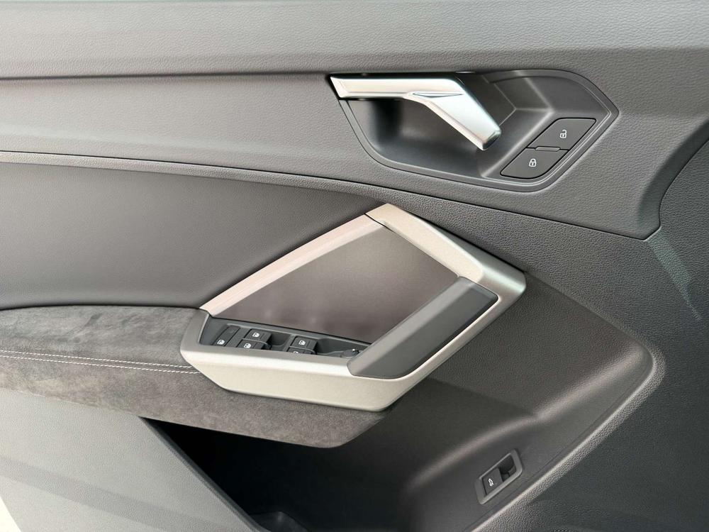 Audi Q3 2019 #25 Audi Q3 2019 car image #25