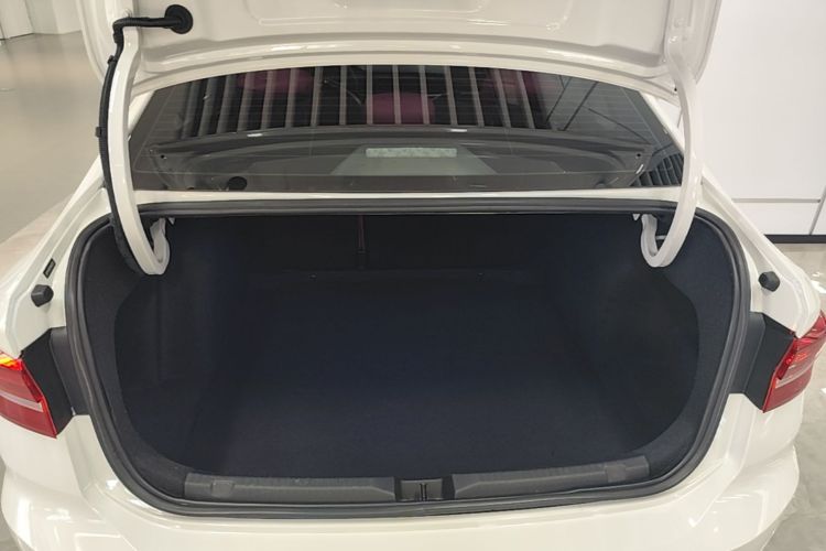 Volkswagen Lavida 2019 car image #21
