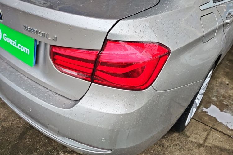 BMW 3 Series 2018 immagine di auto #8