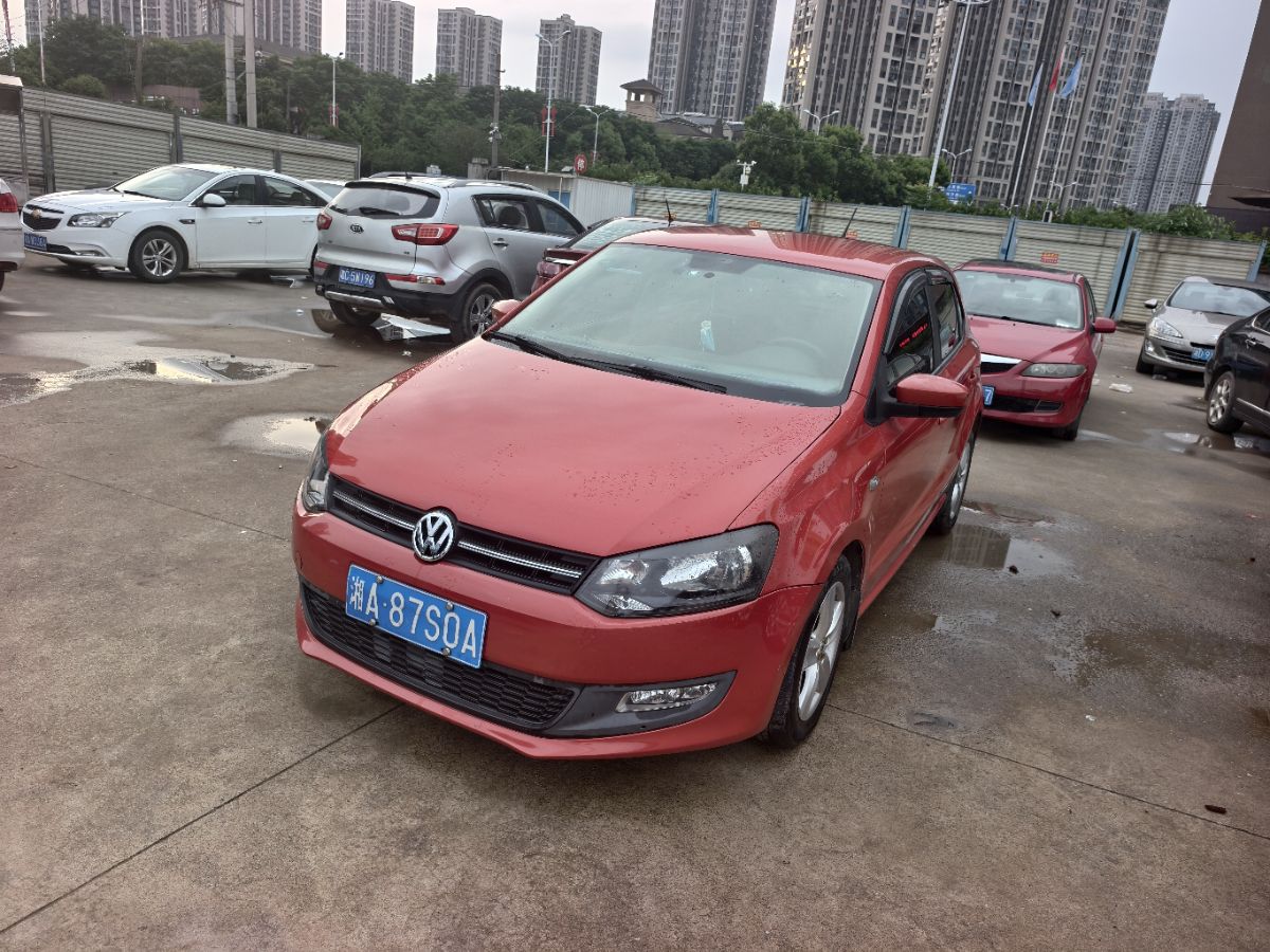 Volkswagen Polo 2012 car image #2