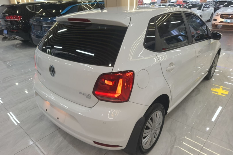 Volkswagen Polo 2017 car image #5