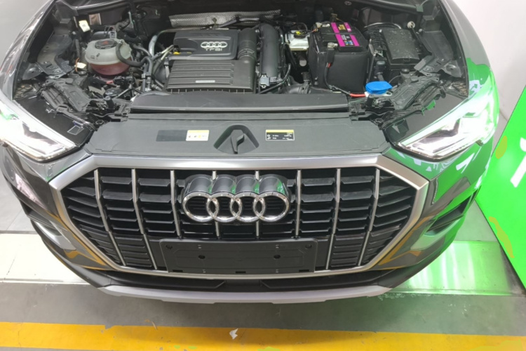 Audi Q3 2021 car image #20