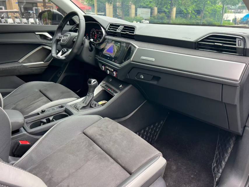 Audi Q3 2023 #8 Audi Q3 2023 car image #8