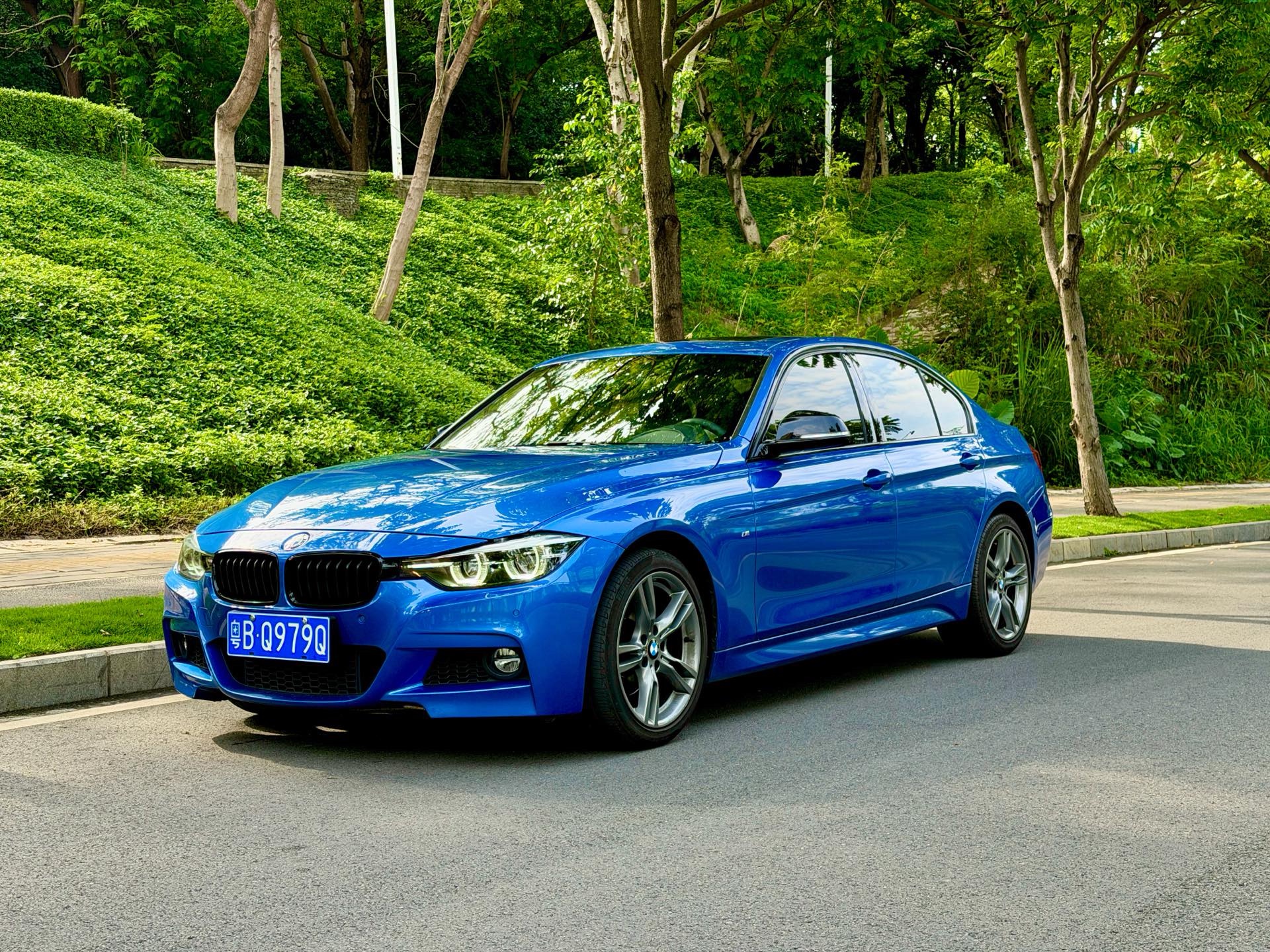 BMW 3 Series 2018 BMW 3 Series 2018 car image