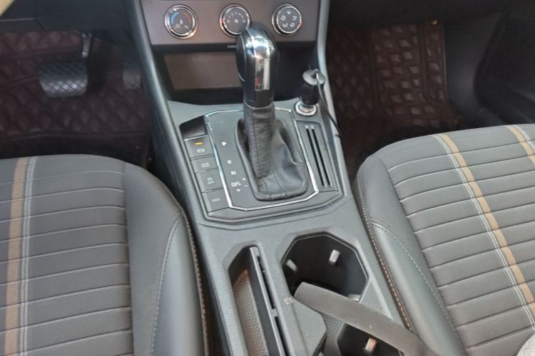 Volkswagen Lavida 2021 صورة سيارة #14