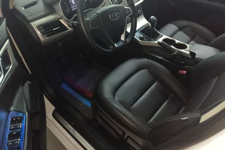 GEELY Emgrand GL 2017 immagine di auto #16