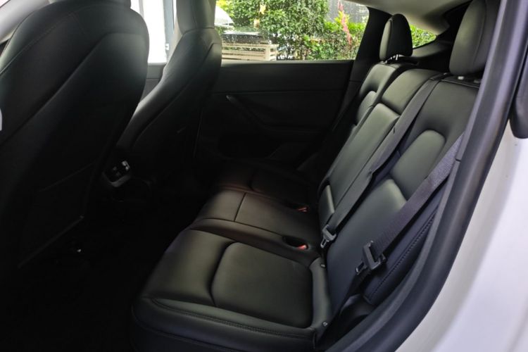 Tesla Model Y 2023 #13 Tesla Model Y 2023 car image #13