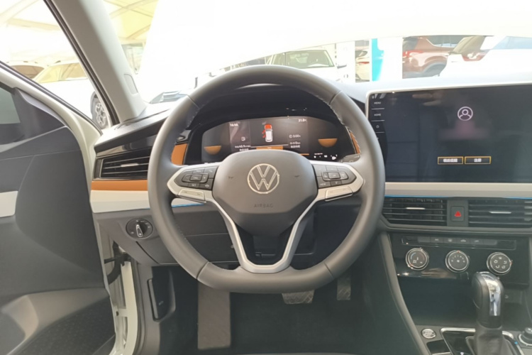 Volkswagen Bora 2025 car image #11