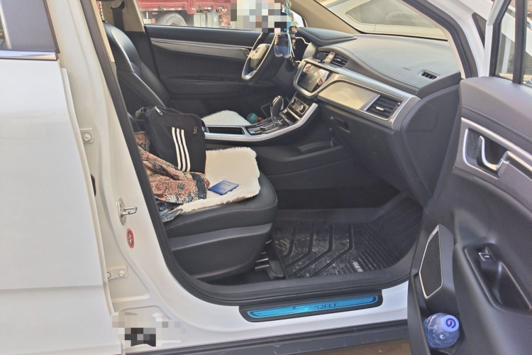 GEELY Emgrand GS 2019 car image #27